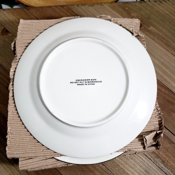 Holly Berry Dessert Plates Porcelain w/ 22-KT Gold Rim FL Mketplce Entertaining - Picture 3 of 7